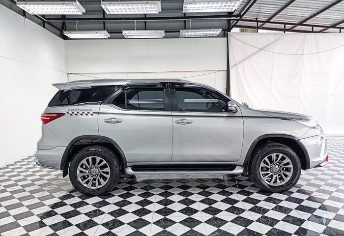 LINE_ALBUM_641 061266_231206_21