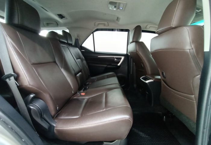 LINE_ALBUM_641 061266_231206_52